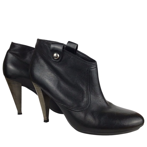 Coach Boots - Picture 2 of 16